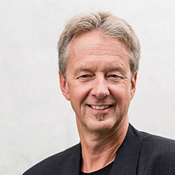 DR. WOLFGANG RIMKUS DR. WOLFGANG RIMKUS